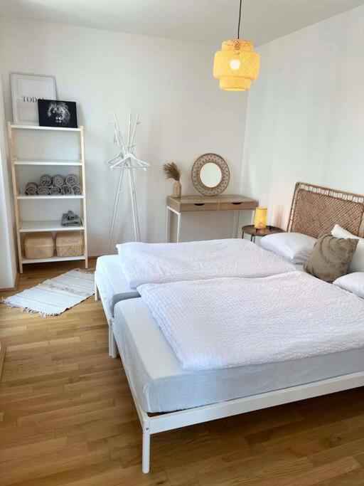 Donaublick Oasis: Stylische Wohnung Vienna Exterior photo