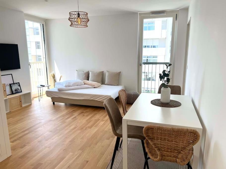 Donaublick Oasis: Stylische Wohnung Vienna Exterior photo